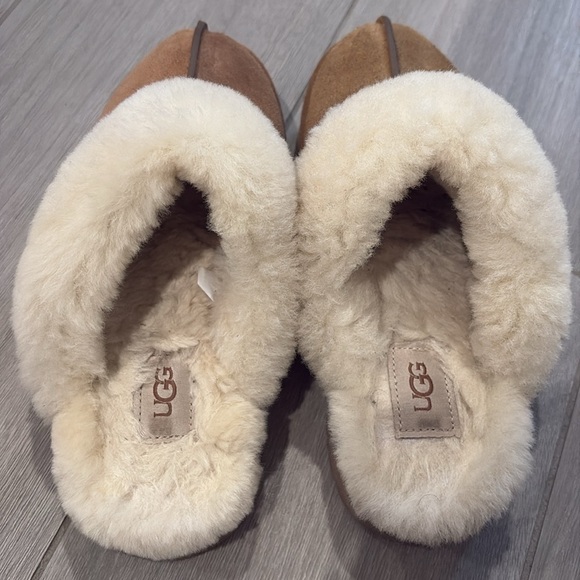 Ugg Slippers - Picture 3 of 4